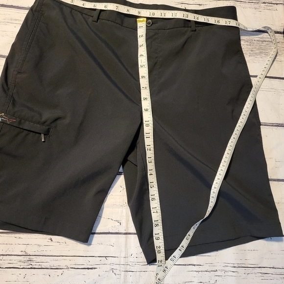 Greg Norman Men's Size 36 Casual Golf Short - Picture 6 of 6